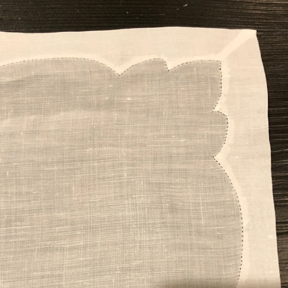 Classic White Linen Napkin with Corner Floral Embroidery (4)